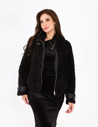 Picture of Elegant fur jacket with soft details w120140029 