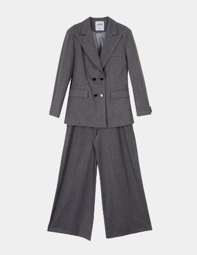 Picture of Classic Suit   w114760014 